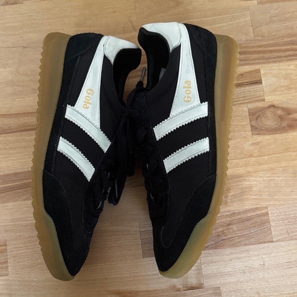 Gola Black and White Women's Sneakers sz7 - Picture 3 of 9